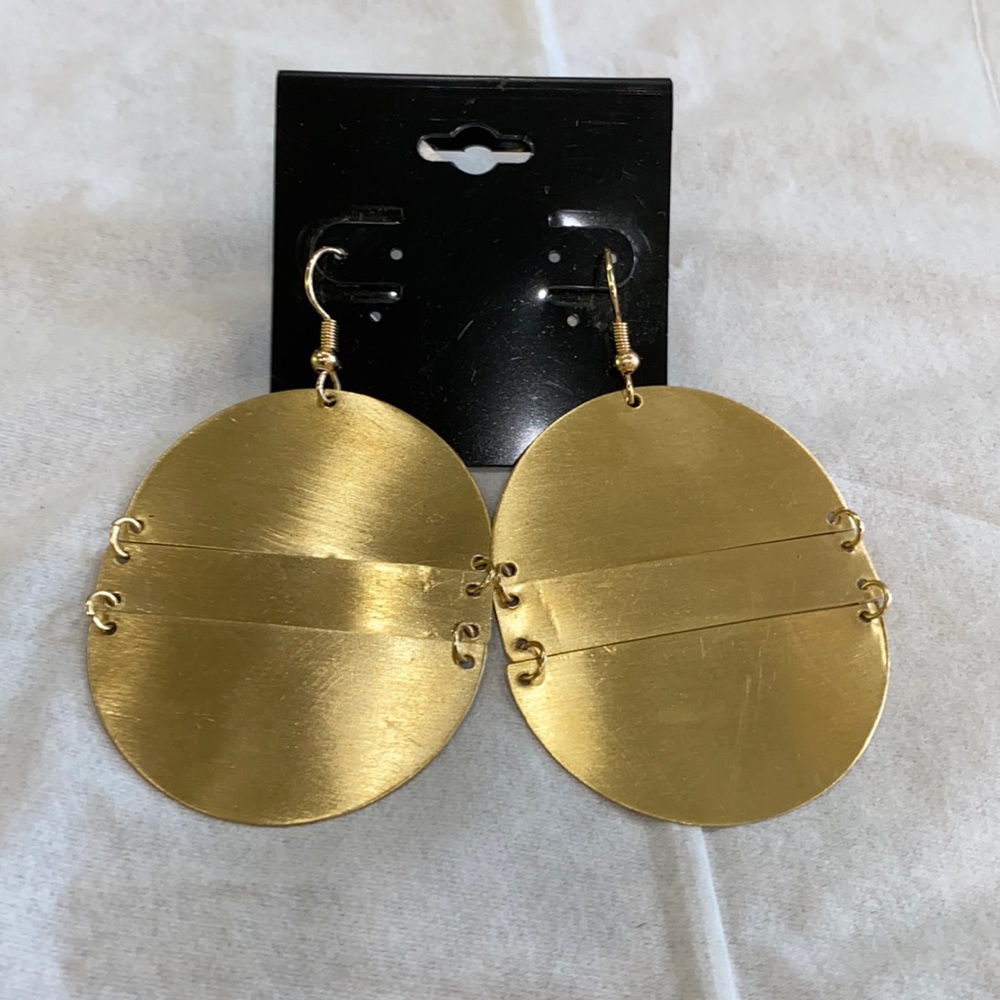 Generic Earring